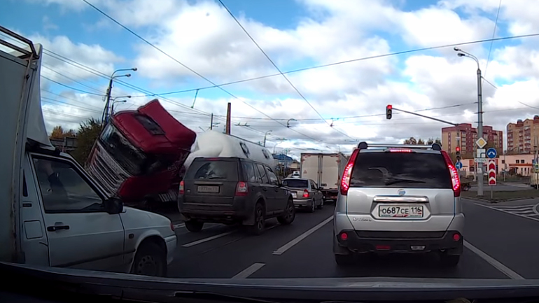 Τους κόπηκαν τα γόνατα από την τρομάρα!